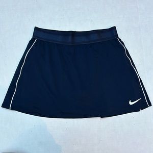 Nike small women’s navy blue tennis skirt